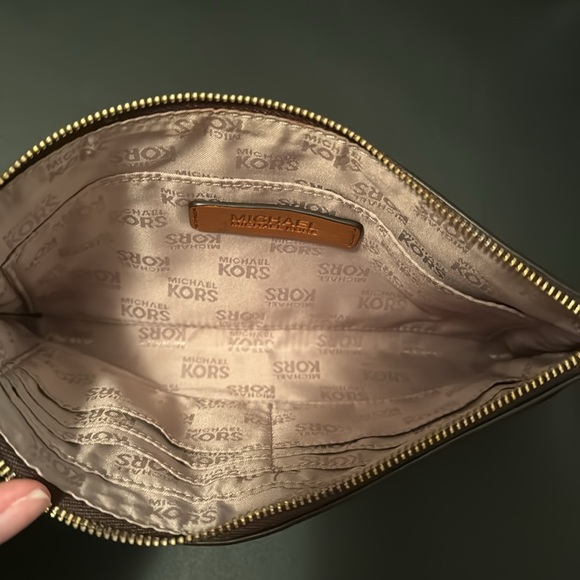 Michael Kors Wristlet Size OS Color Brown Cognac Gold - Picture 6 of 10